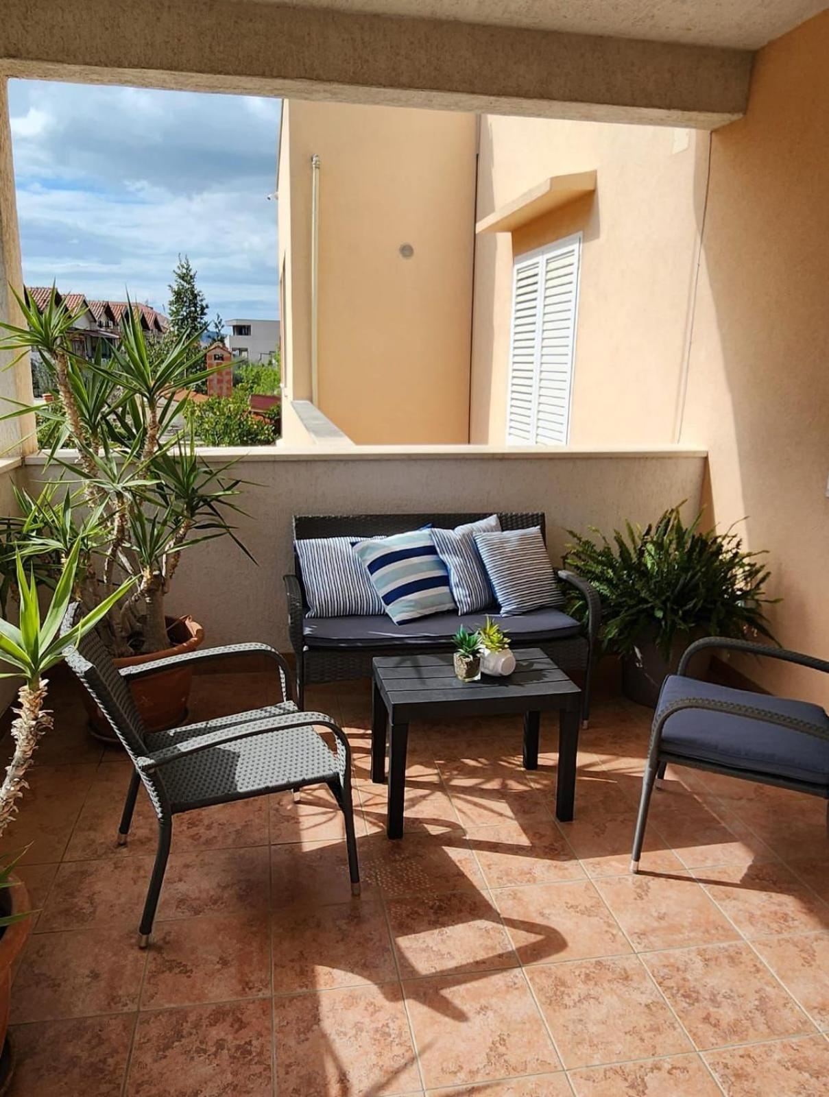Apartments Kapetanovi Dvori Trogir Buitenkant foto
