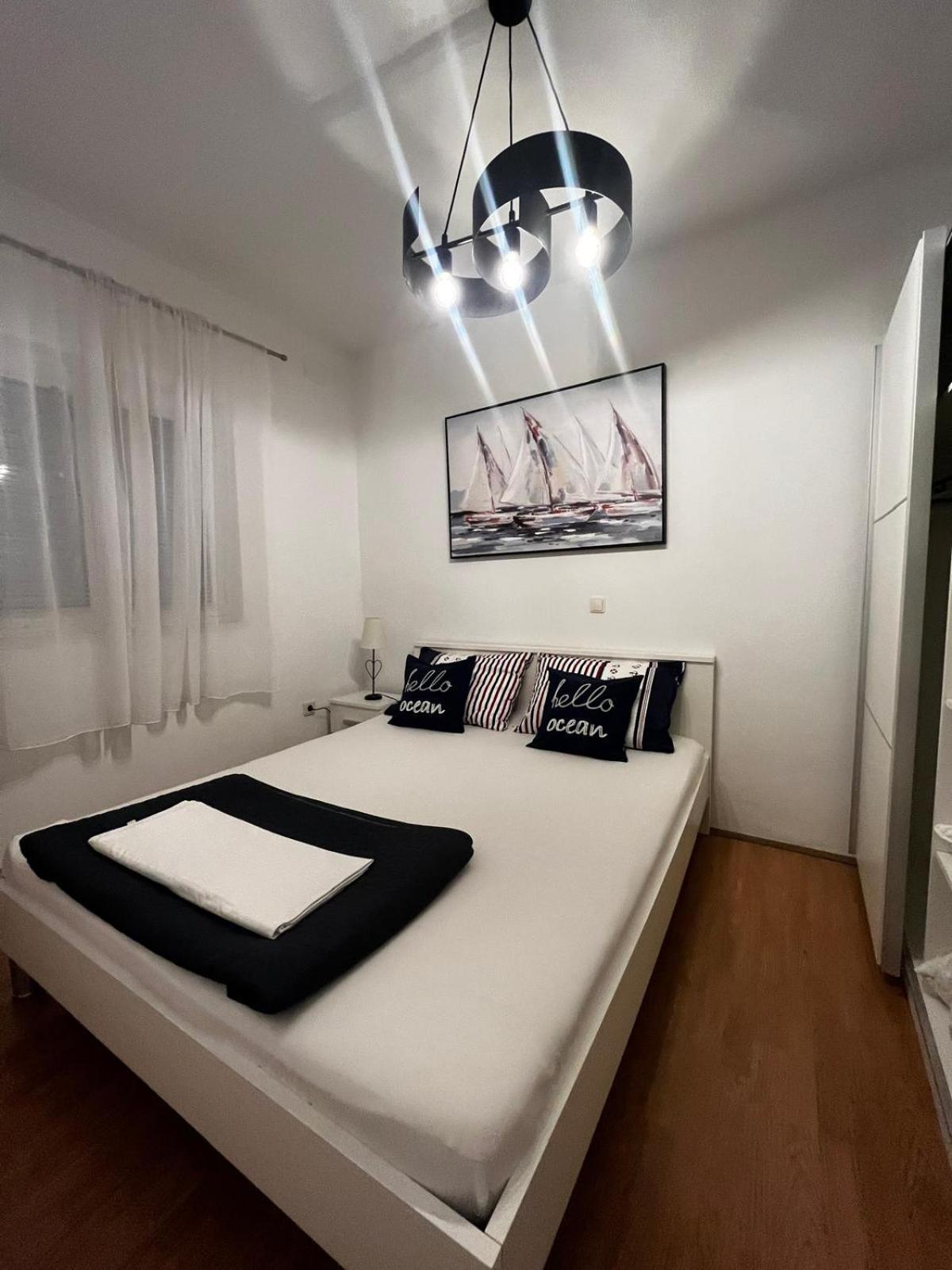 Apartments Kapetanovi Dvori Trogir Buitenkant foto