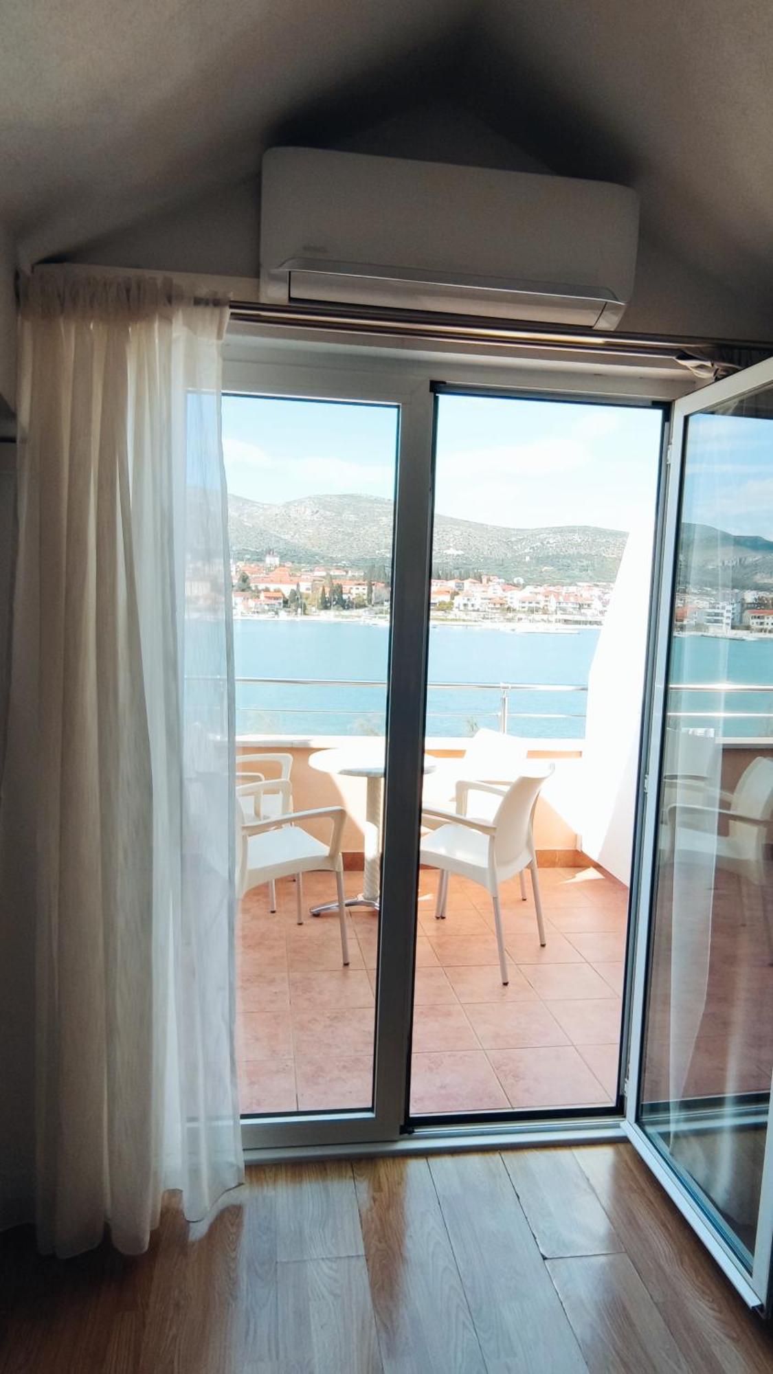 Apartments Kapetanovi Dvori Trogir Buitenkant foto
