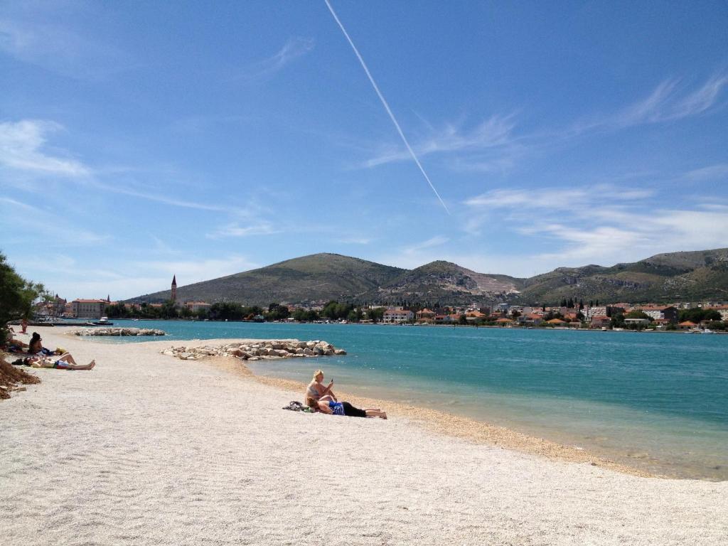 Apartments Kapetanovi Dvori Trogir Kamer foto